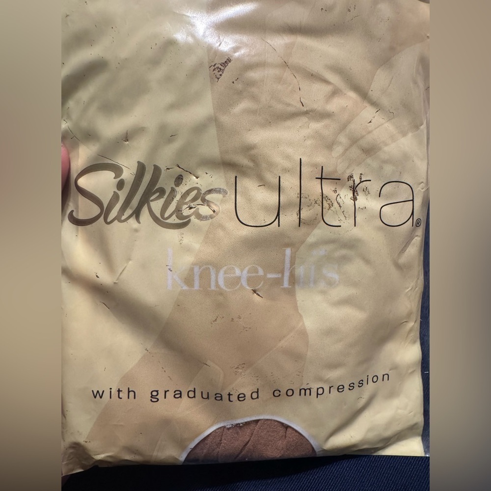 Silkies Ultra Knee Hi's kneehighs Graduated Compression Size Regular Color Nude